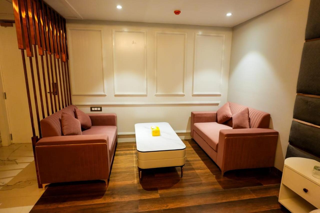 Hotel Adsan Heights Gajraula Zewnętrze zdjęcie