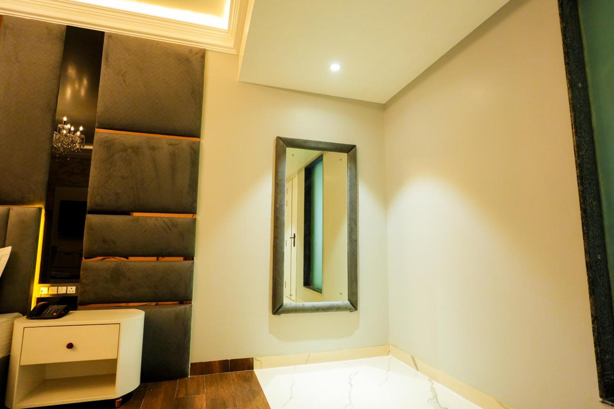 Hotel Adsan Heights Gajraula Zewnętrze zdjęcie