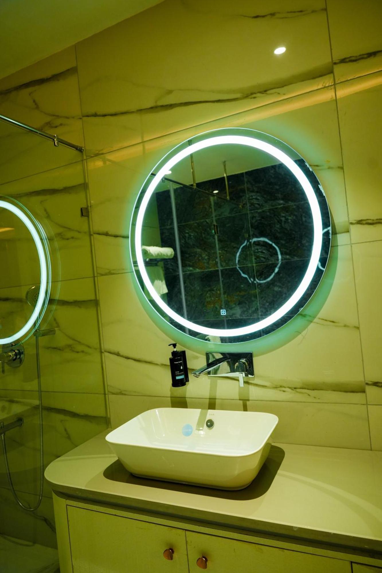 Hotel Adsan Heights Gajraula Zewnętrze zdjęcie