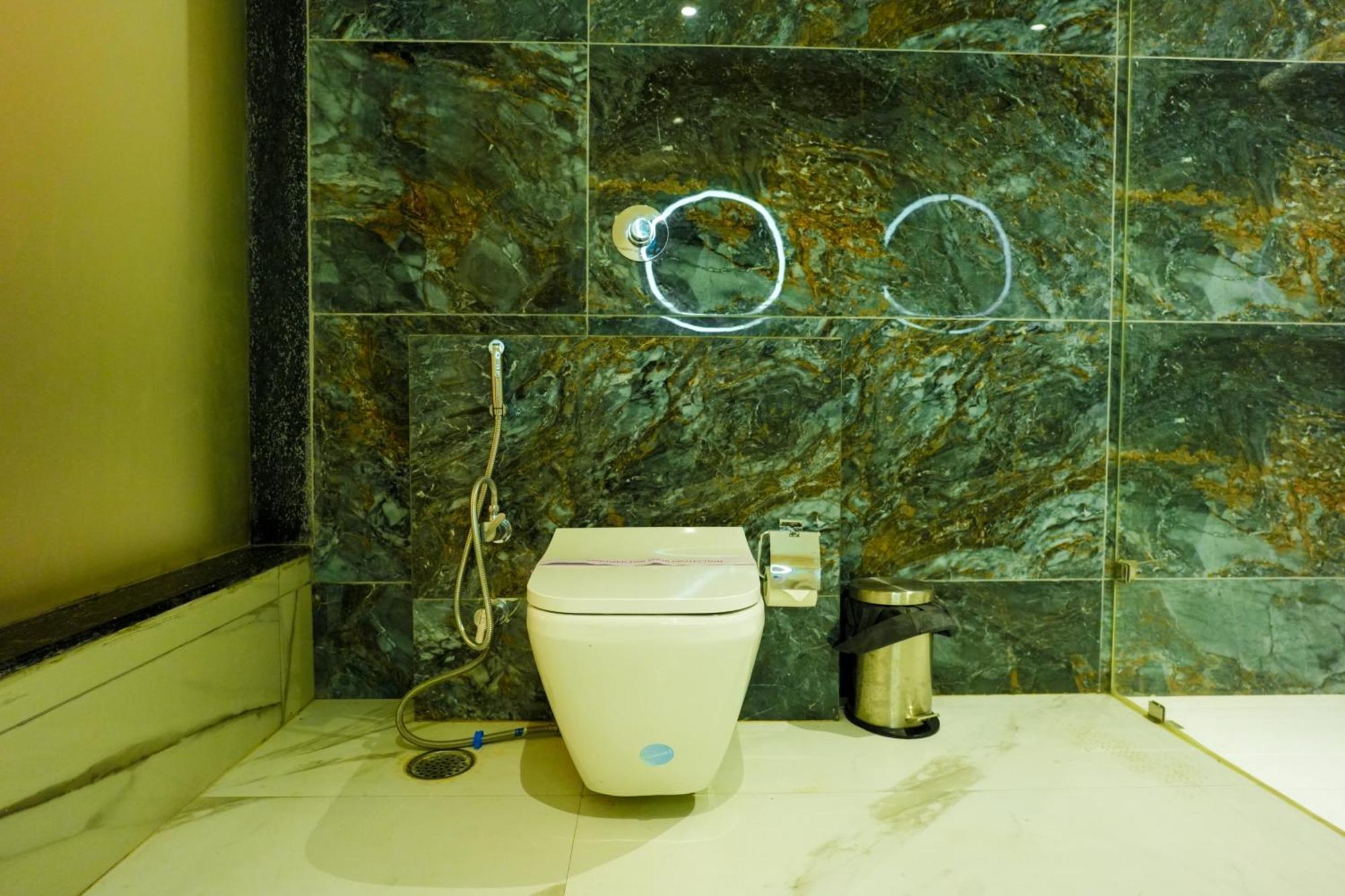 Hotel Adsan Heights Gajraula Zewnętrze zdjęcie
